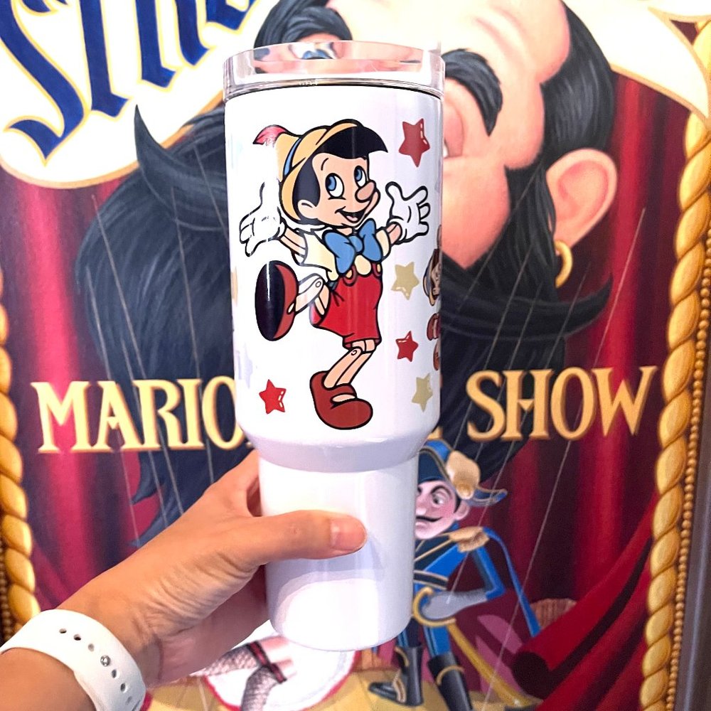 Disney Pinocchio 40 oz Tumbler/Water bottle/Mug with hand carry handle. FEATURE - Picture 4 of 7